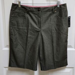 Larry Levine Shorts Womens 16 Green Chambray Stretch Walking Flat Front Comfort